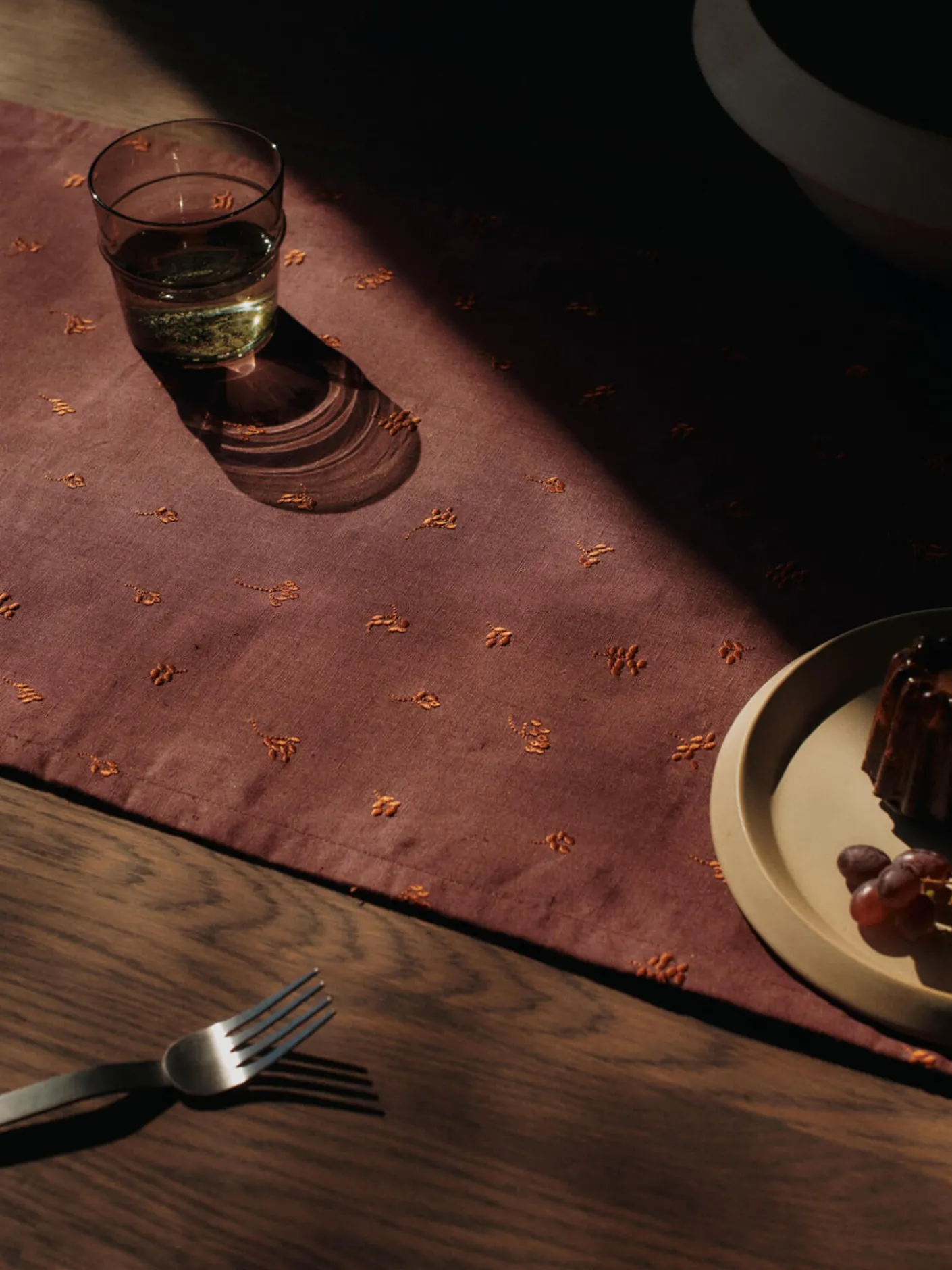 Baies Table Runner
