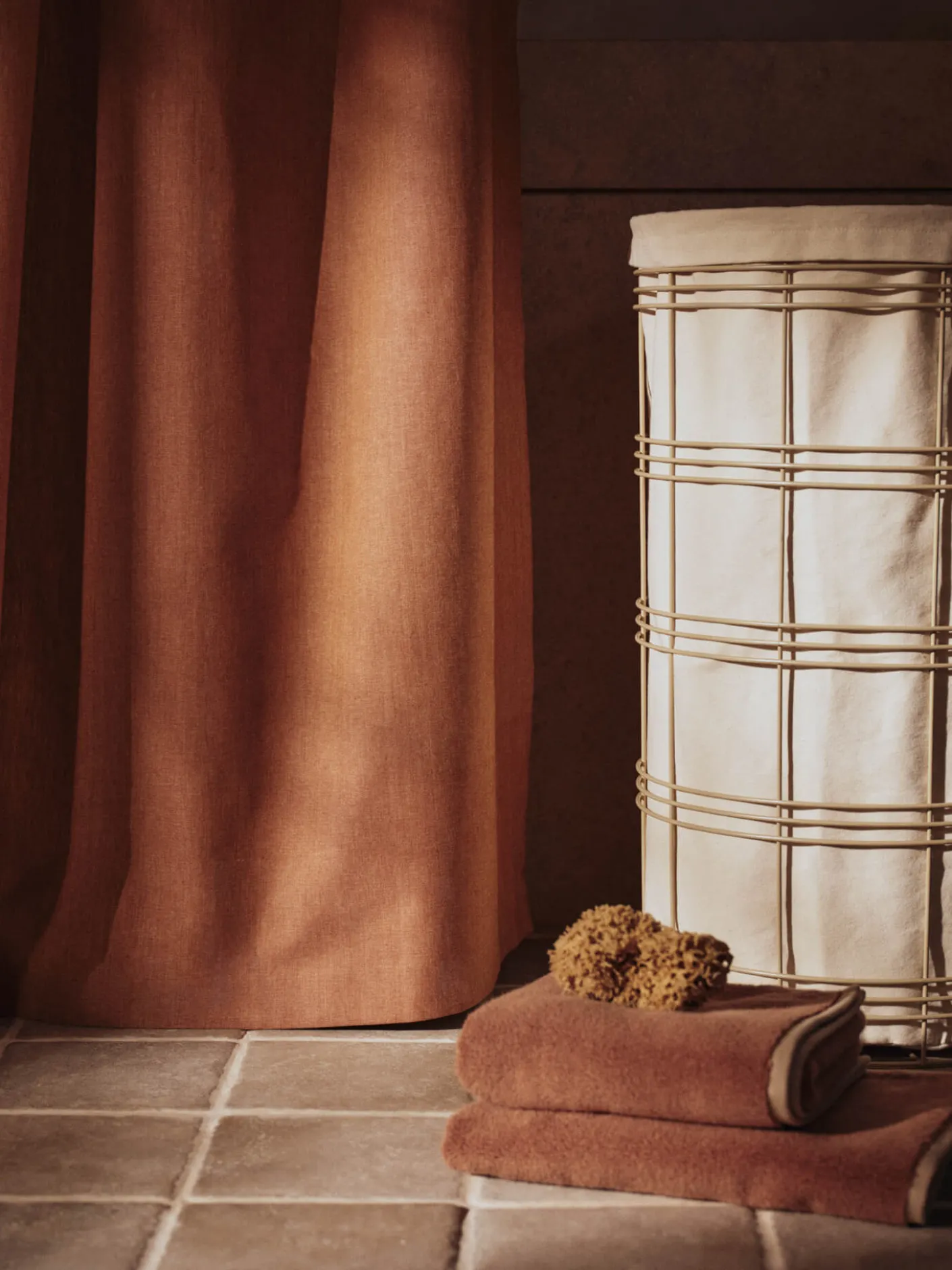 Fio Laundry Basket