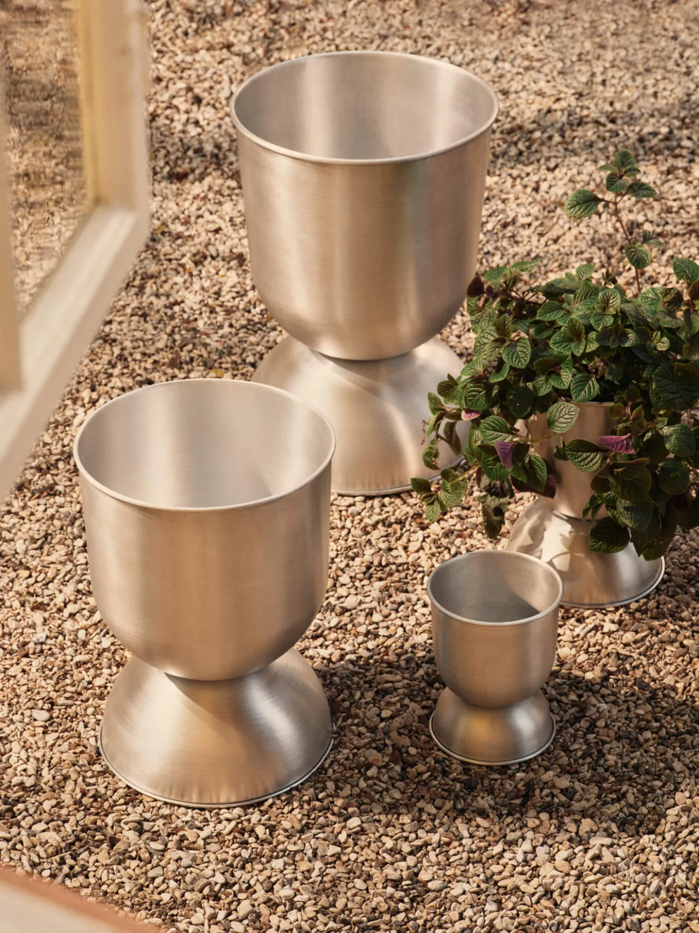 Hourglass Pot - Medium