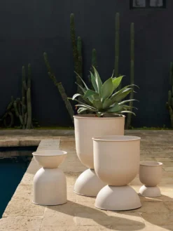 Hourglass Pot - Medium