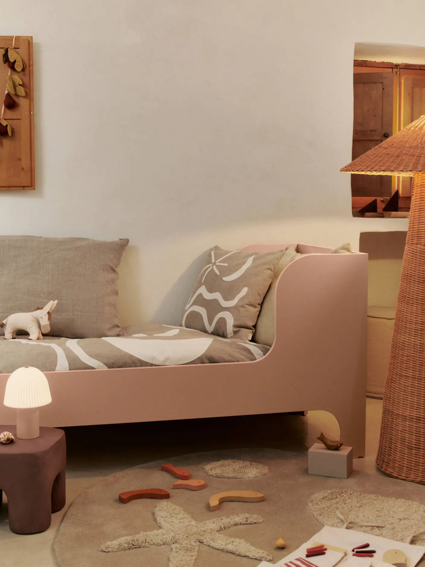 Kove Applique Cushion