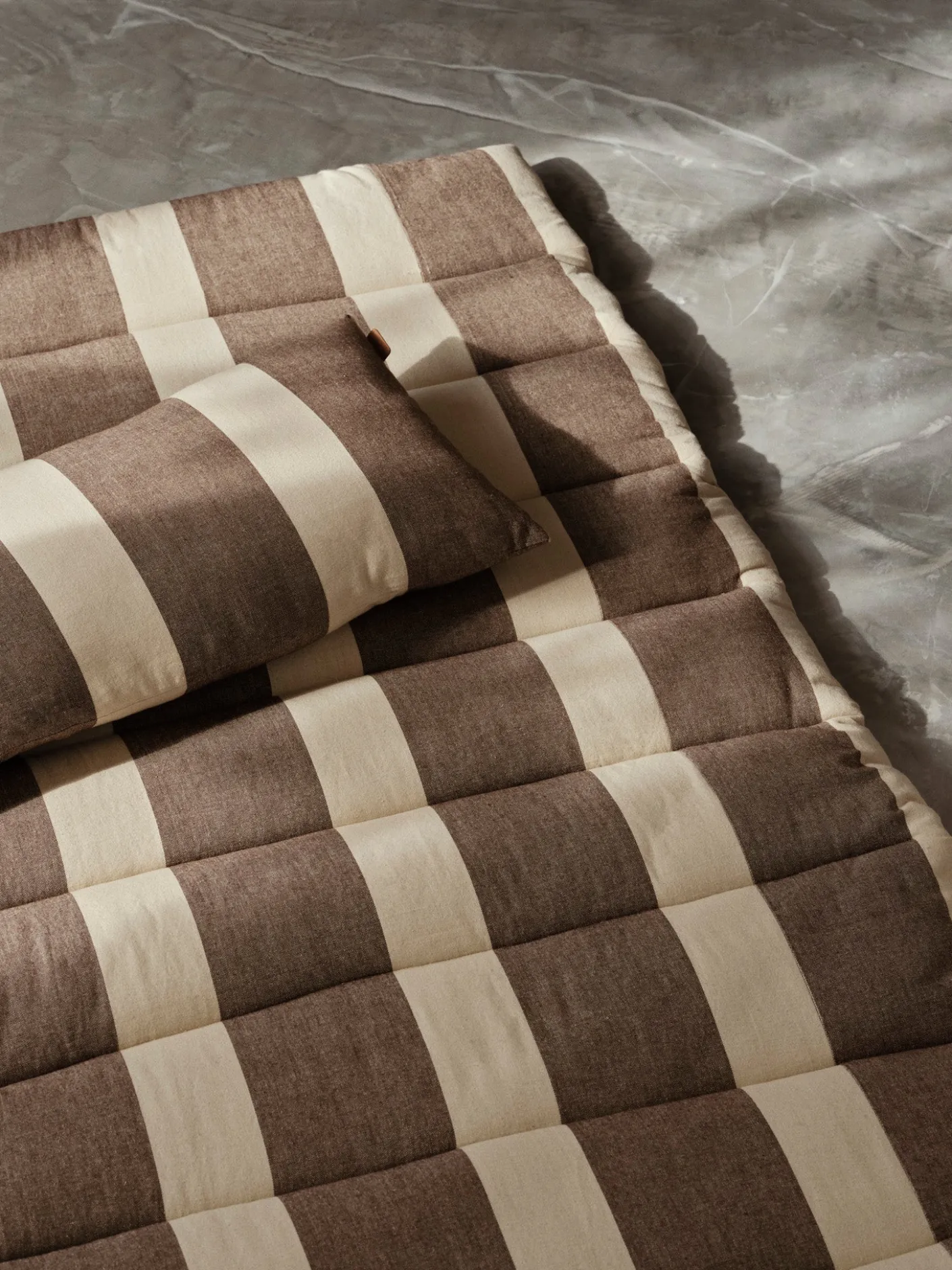 Strand Cushion